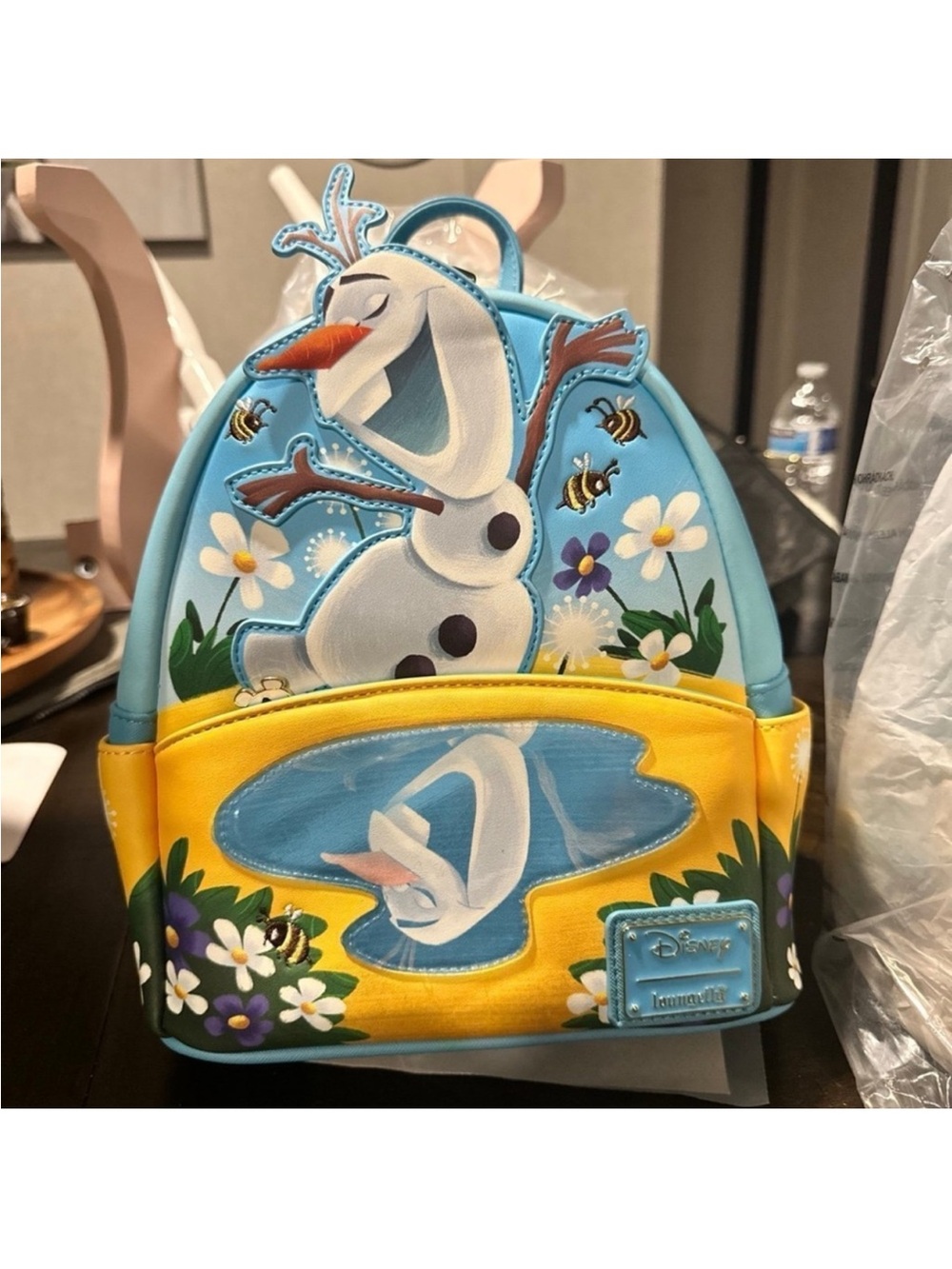 Loungefly Disney Olaf in Summer mini backpack